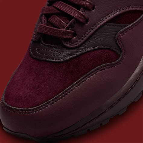 sneaker nike burgund weiß|Nike burgundy crush stockx.